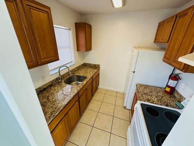 Building Photo - 761 Hummingbird Way