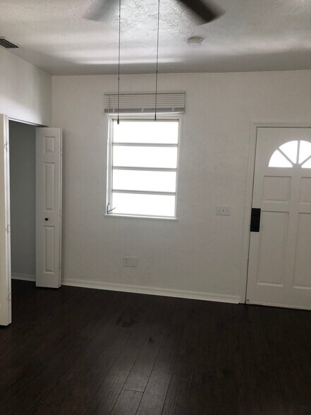 Building Photo - 211 Loomis Ave