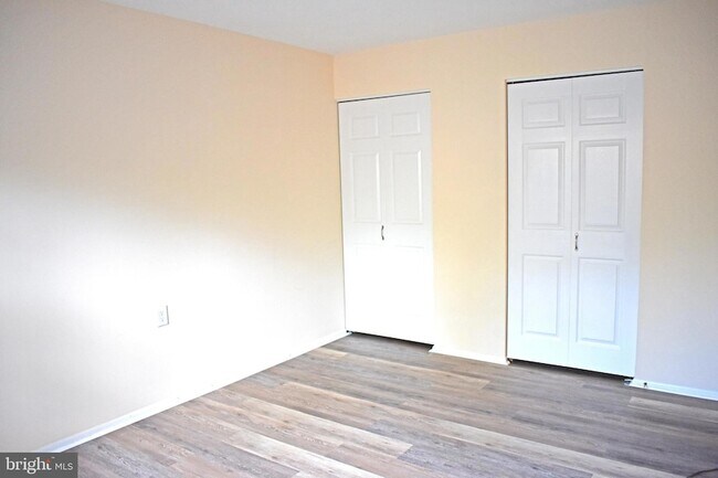 Building Photo - 118 Lexington Dr