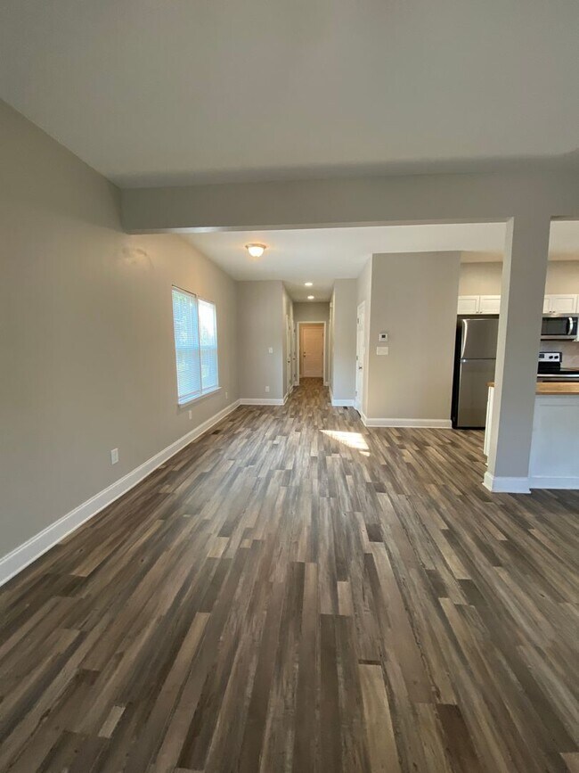 Building Photo - 162 Strickland Ave