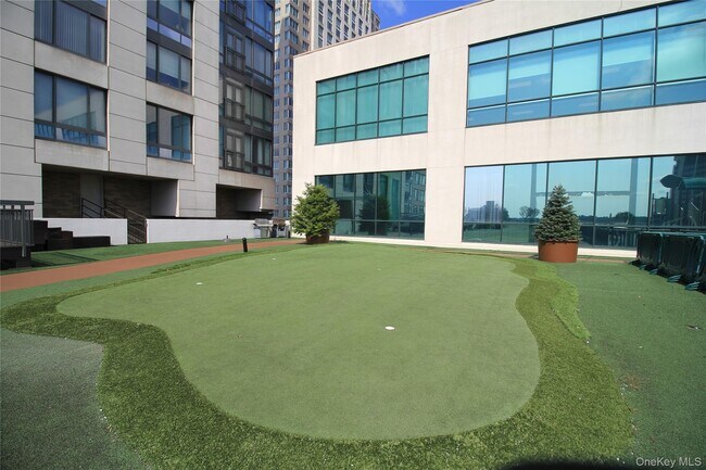 Building Photo - 10 City Pl