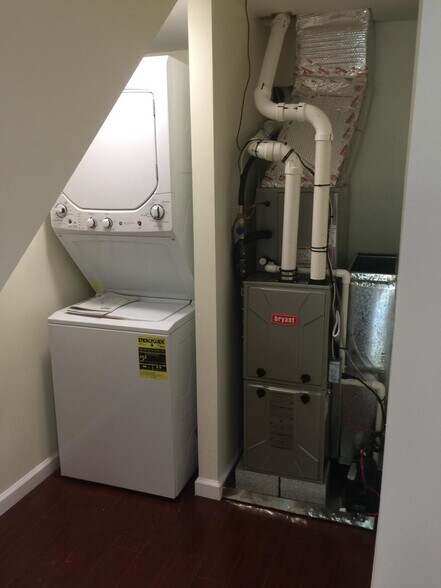 Building Photo - 1129 Carpenter St