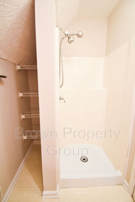 Building Photo - 2812 Bolla Dr