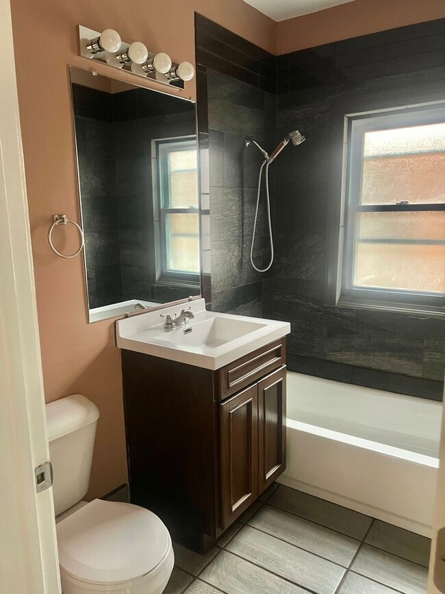 Building Photo - 47 S 20th Ave