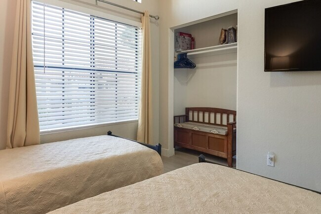 Building Photo - 1001 North Pasadena-SI FL1-ID1545705P
