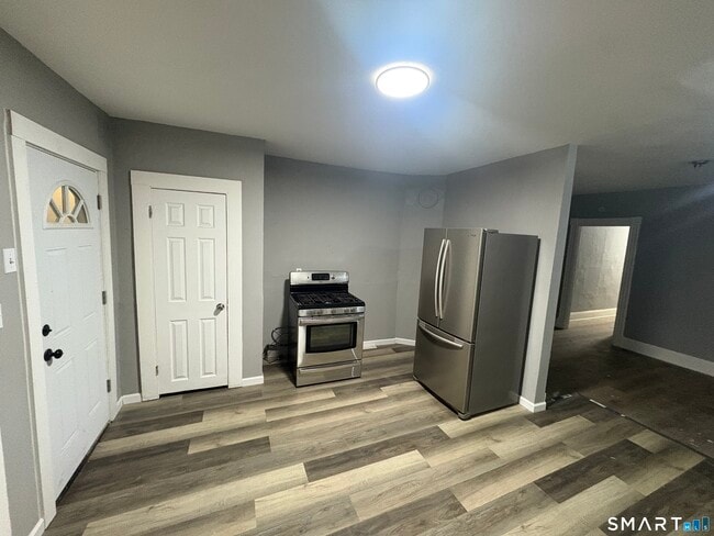 Building Photo - 89 Birch St