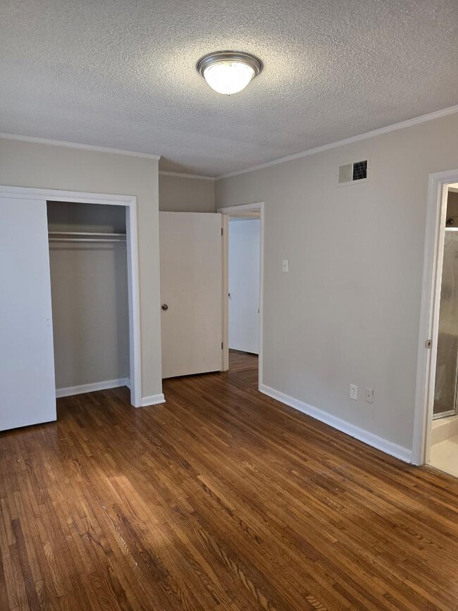 Building Photo - 4882 Amboy Rd