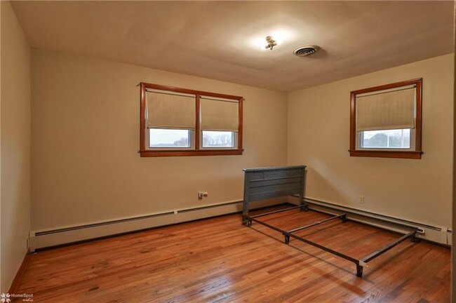 Building Photo - 2332 Seipstown Rd