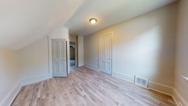 Building Photo - 4217 Hyde Ave