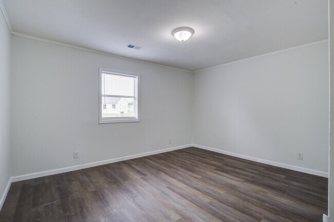 Building Photo - 2325 Elegans Dr
