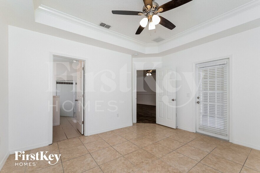 Building Photo - 209 Magical Way