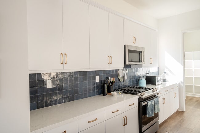 Building Photo - 26939 Goldfinch Ln