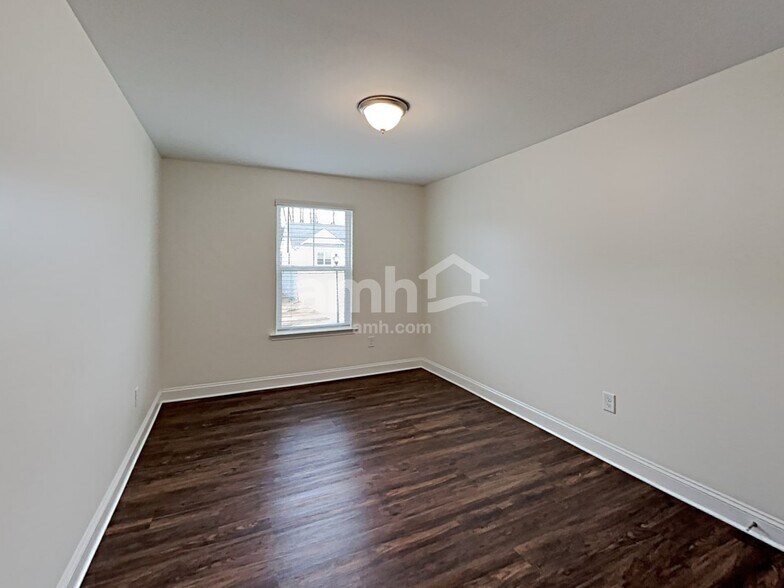 Building Photo - 3239 Brierhill Rd