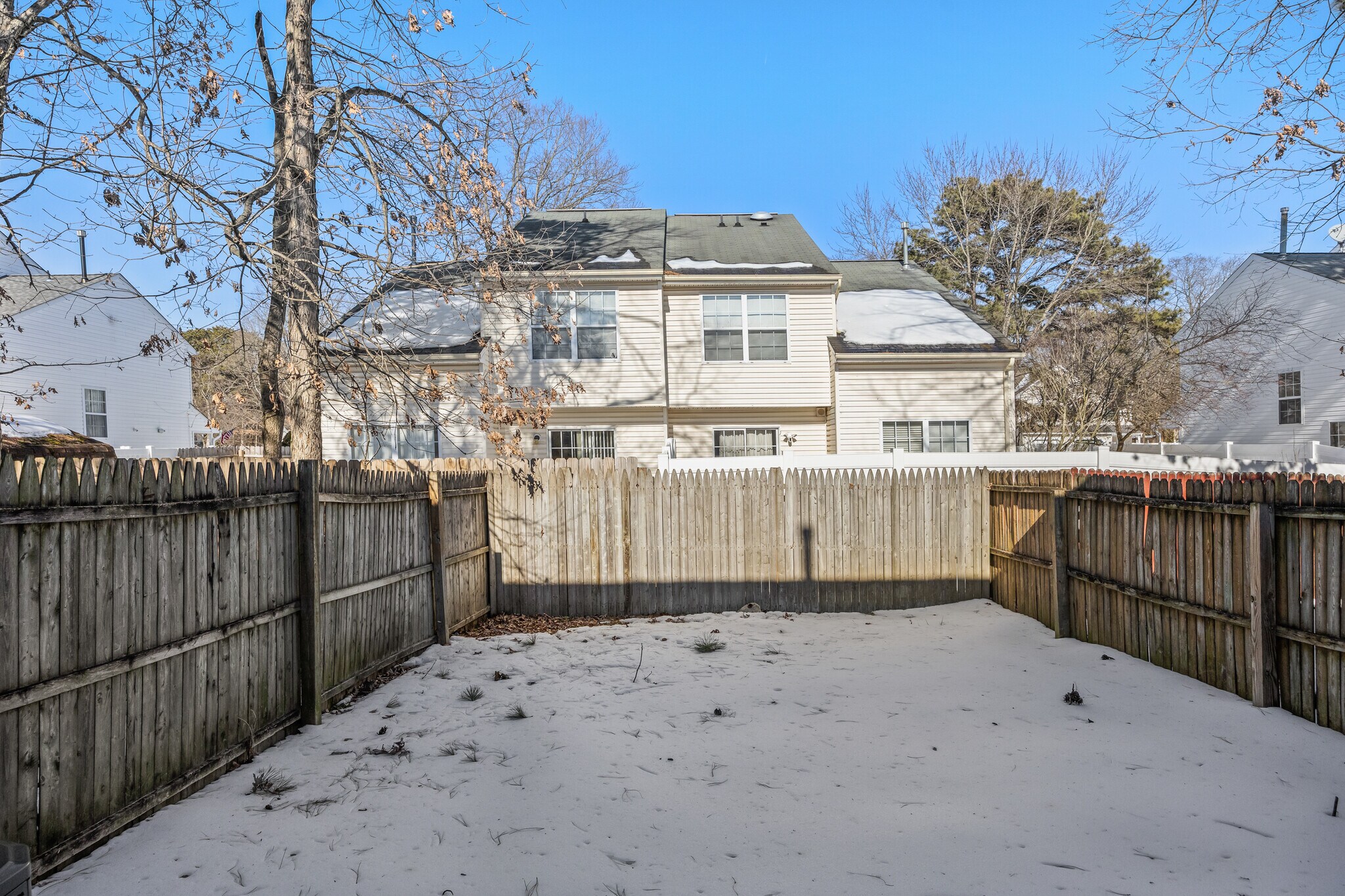 Building Photo - 49 Grant Ln