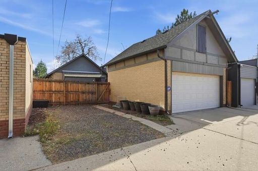 Building Photo - Beautiful 3 Bedroom Craftsman Bungalow Furnished or Unfurnished Available NOW!