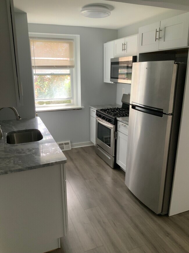 Building Photo - Princeton Ave