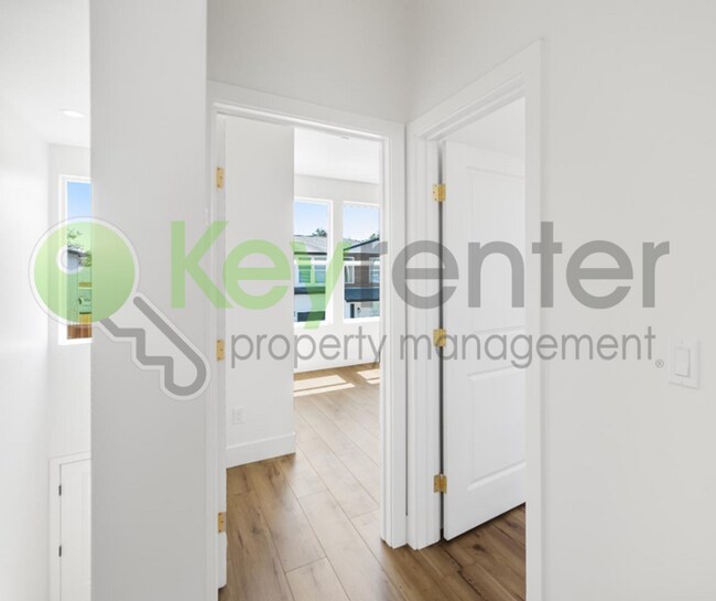 Building Photo - 967 Olive Br Pl