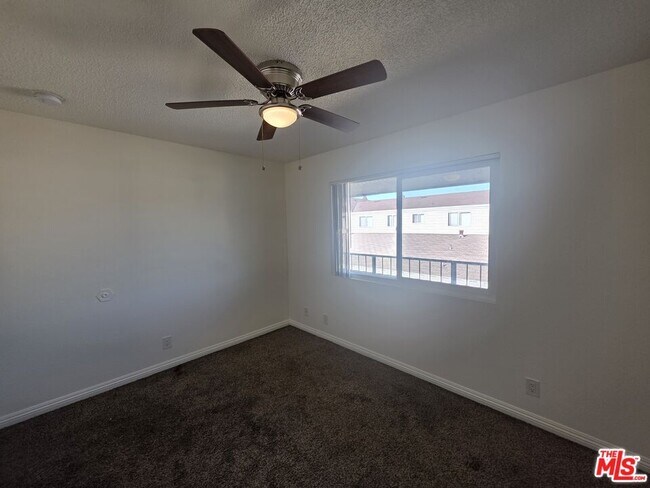 Building Photo - 11716 Oxford Ave