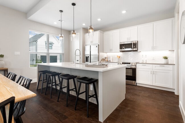 Building Photo - 256 Estates Cir