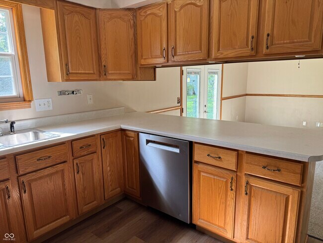 Building Photo - 5426 Pappas Dr