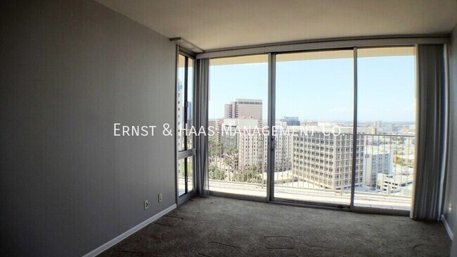 Building Photo - 700 E Ocean Blvd