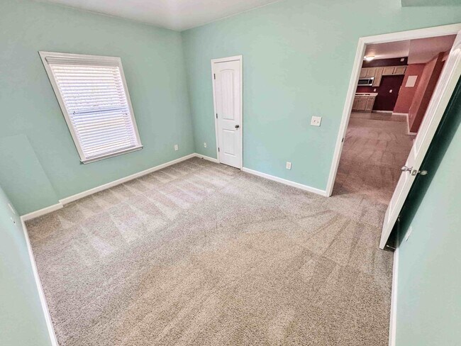 Building Photo - 6BR, 4BA, In-Law Suite