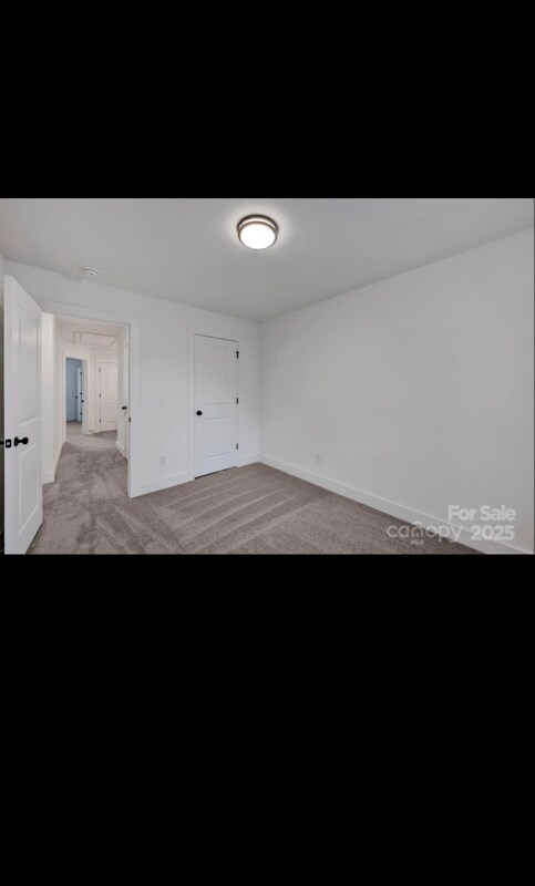 Building Photo - 2810 S Ridge Ave