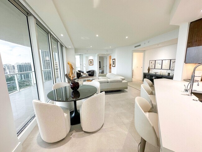 Building Photo - 2700 N Ocean Dr