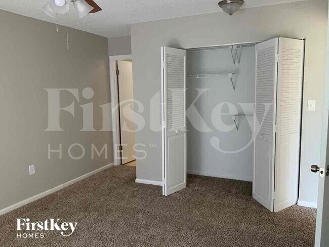 Building Photo - 1451 Oak Pl