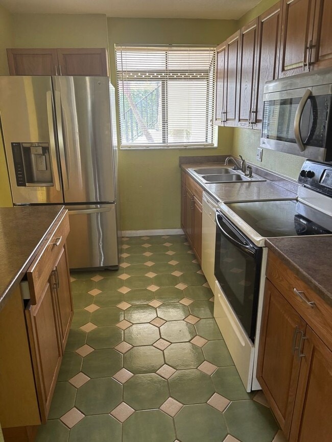 Building Photo - Charming 2BR Condo in Clearwater