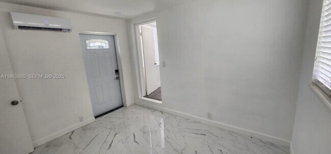 Building Photo - 3520 NW 20th St