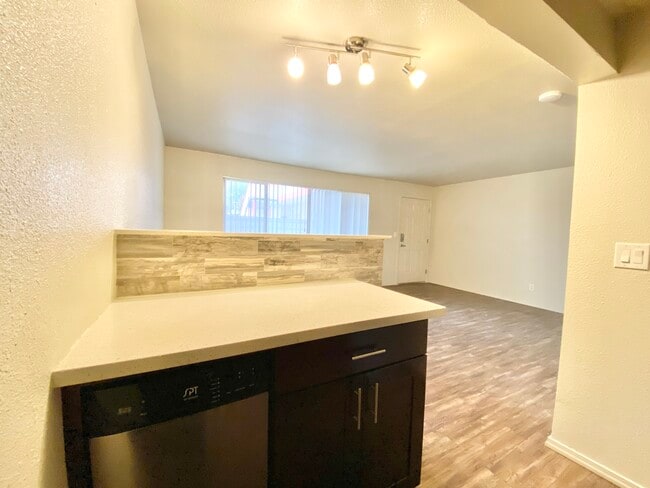 Building Photo - Paradise Apartments