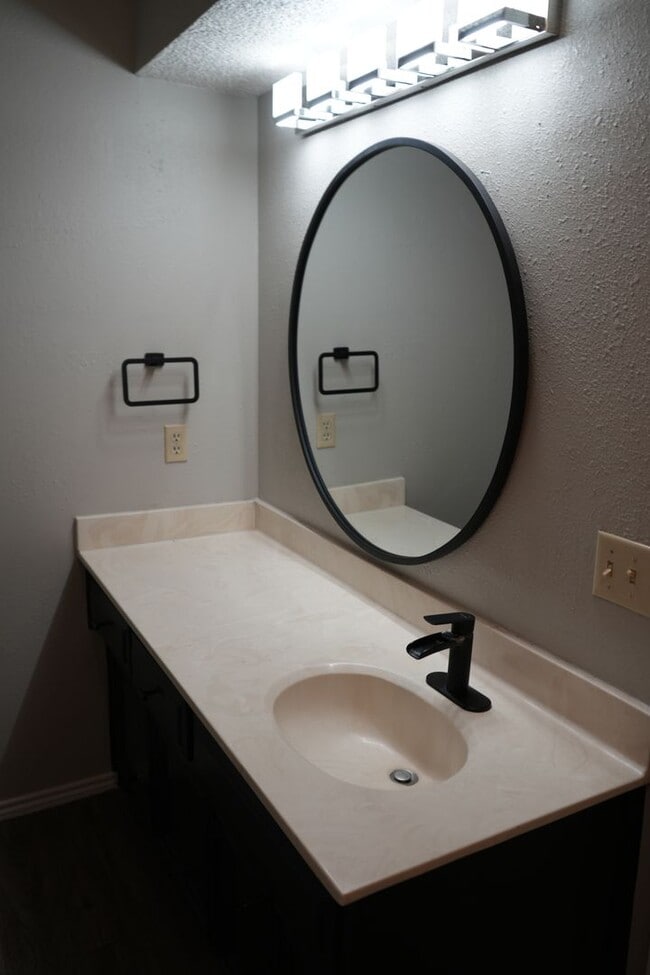 Building Photo - Southwest Lubbock 3 Bedroom - Move in 07/16