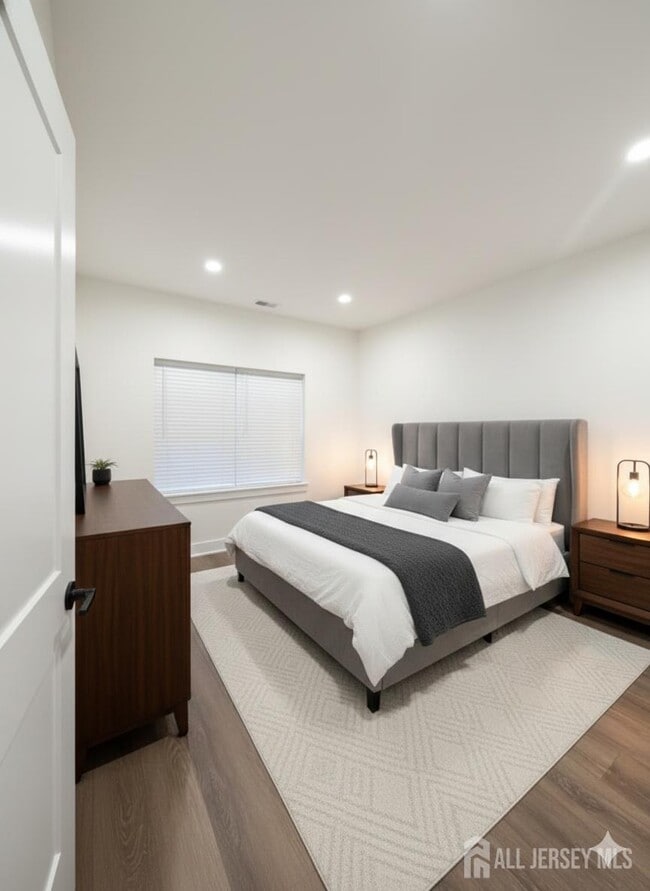 Building Photo - 581 Middlesex Ave