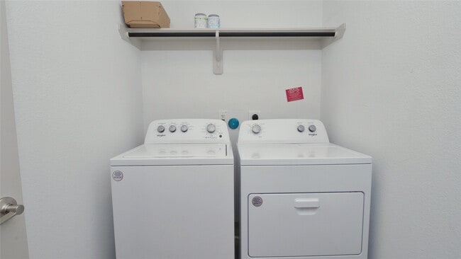 Building Photo - 28910 Yukon River Ct