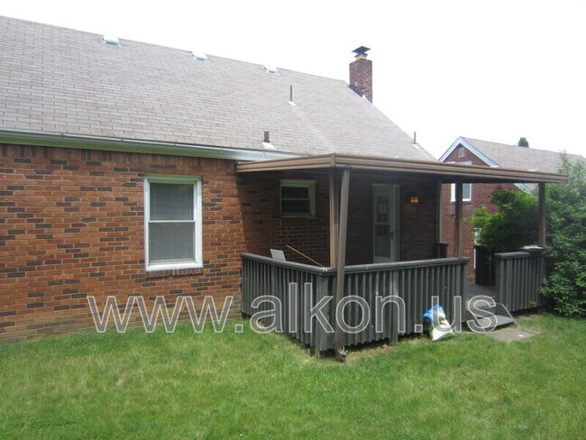 Building Photo - 2411 Webster Ave