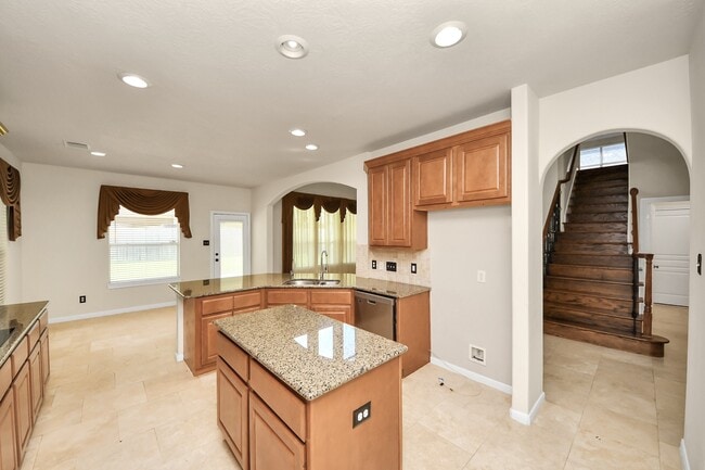 Building Photo - 2218 Longspur Ln