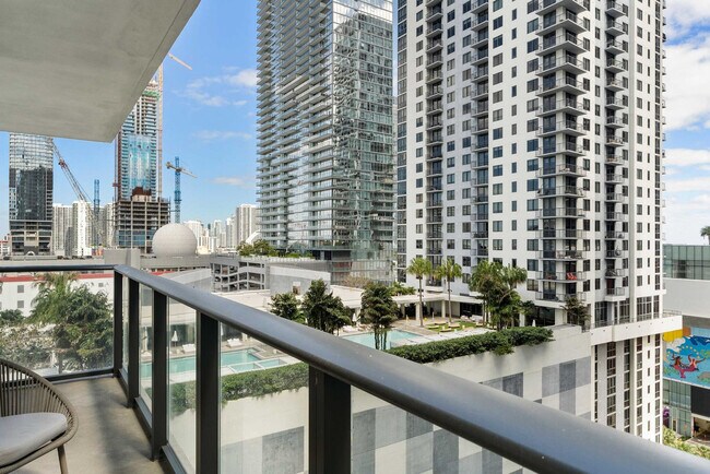 Building Photo - 11 NE 6th St