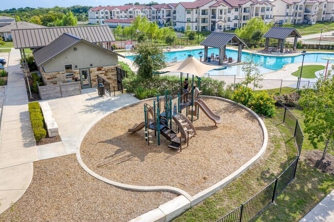 Building Photo - 2120 Ettalee Ct