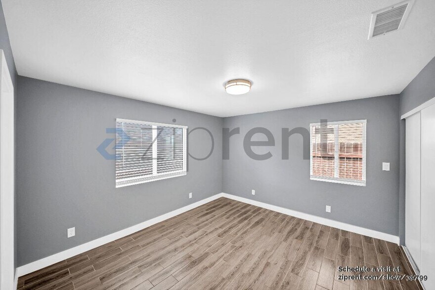 Building Photo - 9320 Ives St