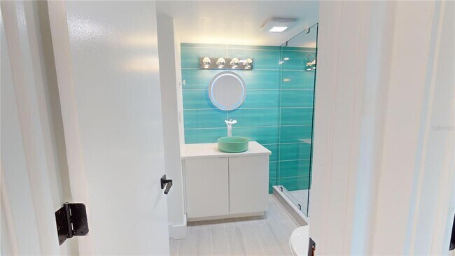 Building Photo - 301 87th Ave