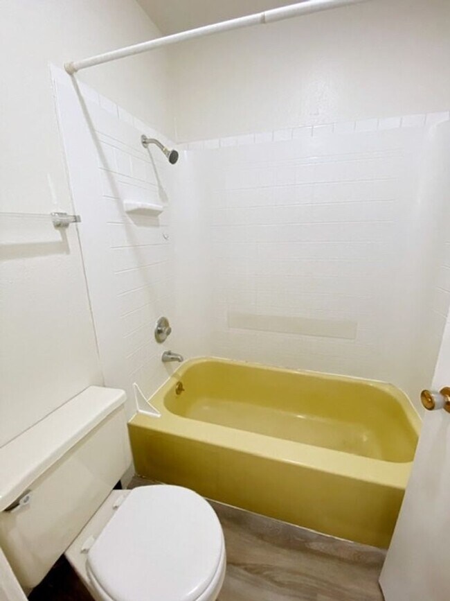 Building Photo - 3934 W 30th Ave