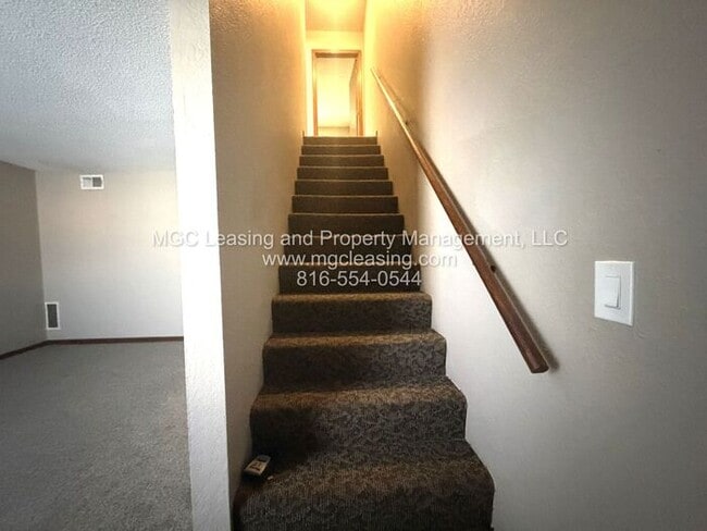 Building Photo - Millwood Townhomes Special - $1,000 Rent Credit - Apply Now!