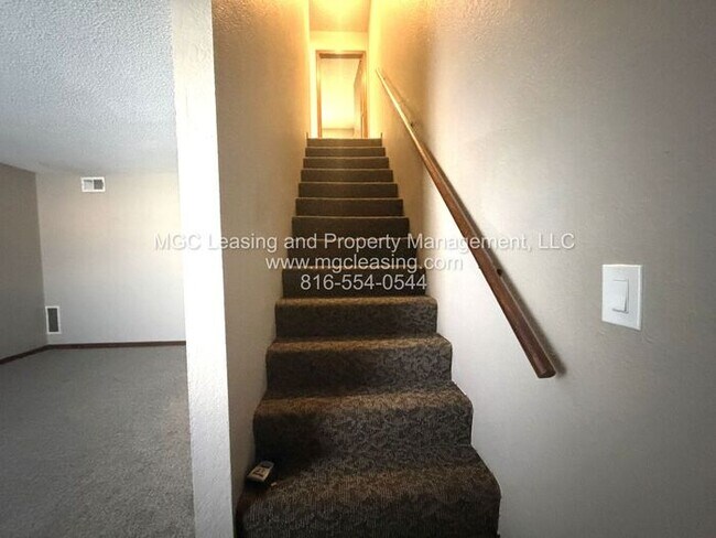 Building Photo - Welcome Spring at Millwood Townhomes & Apartments