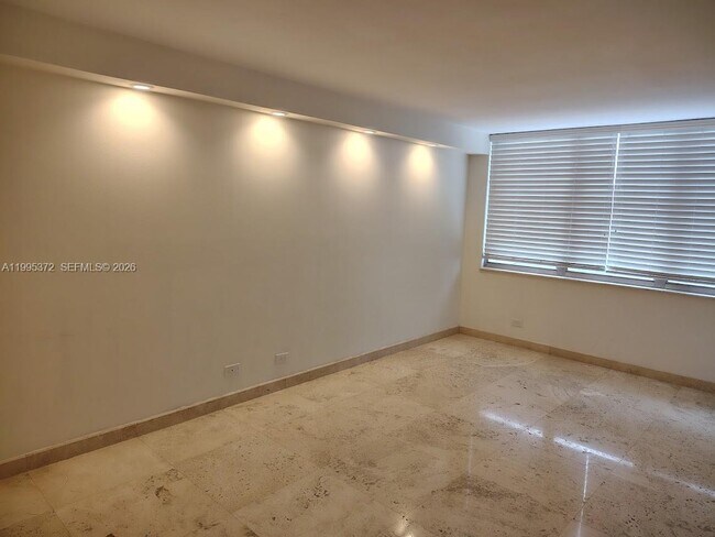 Building Photo - 6039 Collins Ave