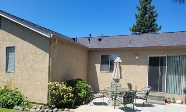 Building Photo - 369 Limerick Way