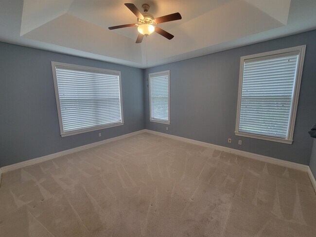 Building Photo - 3773 Overlook Dr