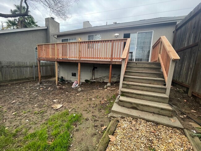 Building Photo - Beautiful Remodeled 3 Bedroom 2 Bathroom