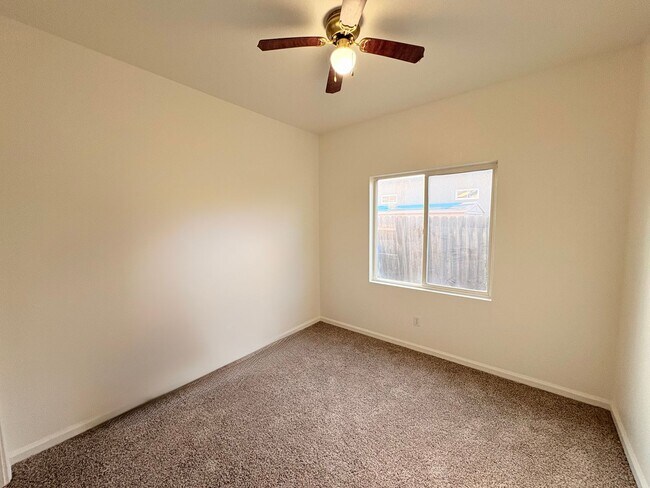 Building Photo - Single-Story 3-Bed Home with Private Beautiful Yard in Quiet Neighborhood