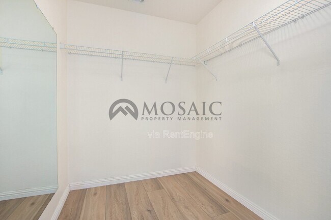 Building Photo - 44196 Askew Dr